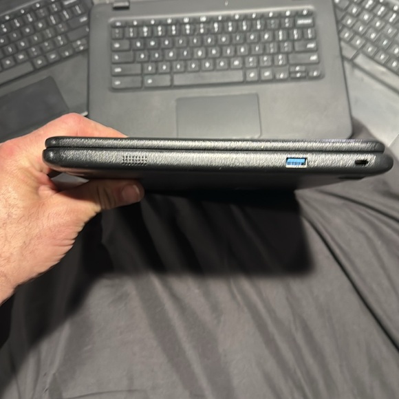 14 inch N42 Chromebook  laptop computer Refurbished like new! - Picture 7 of 10